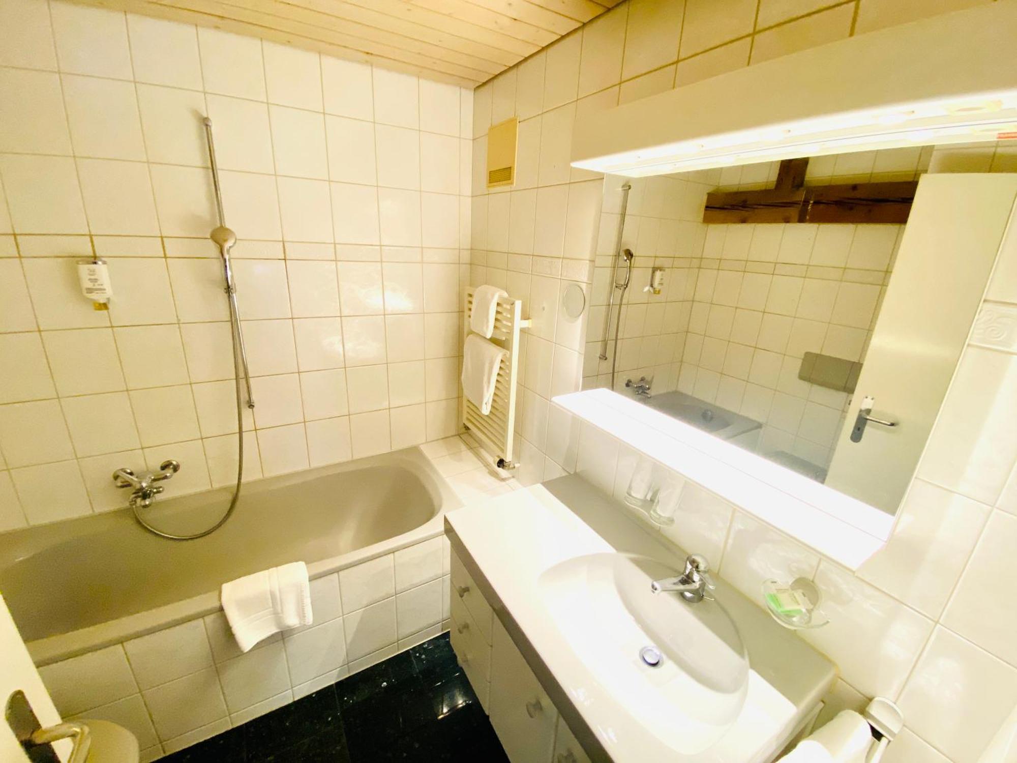 Gasthof Kreuz Egerkingen Værelse billede